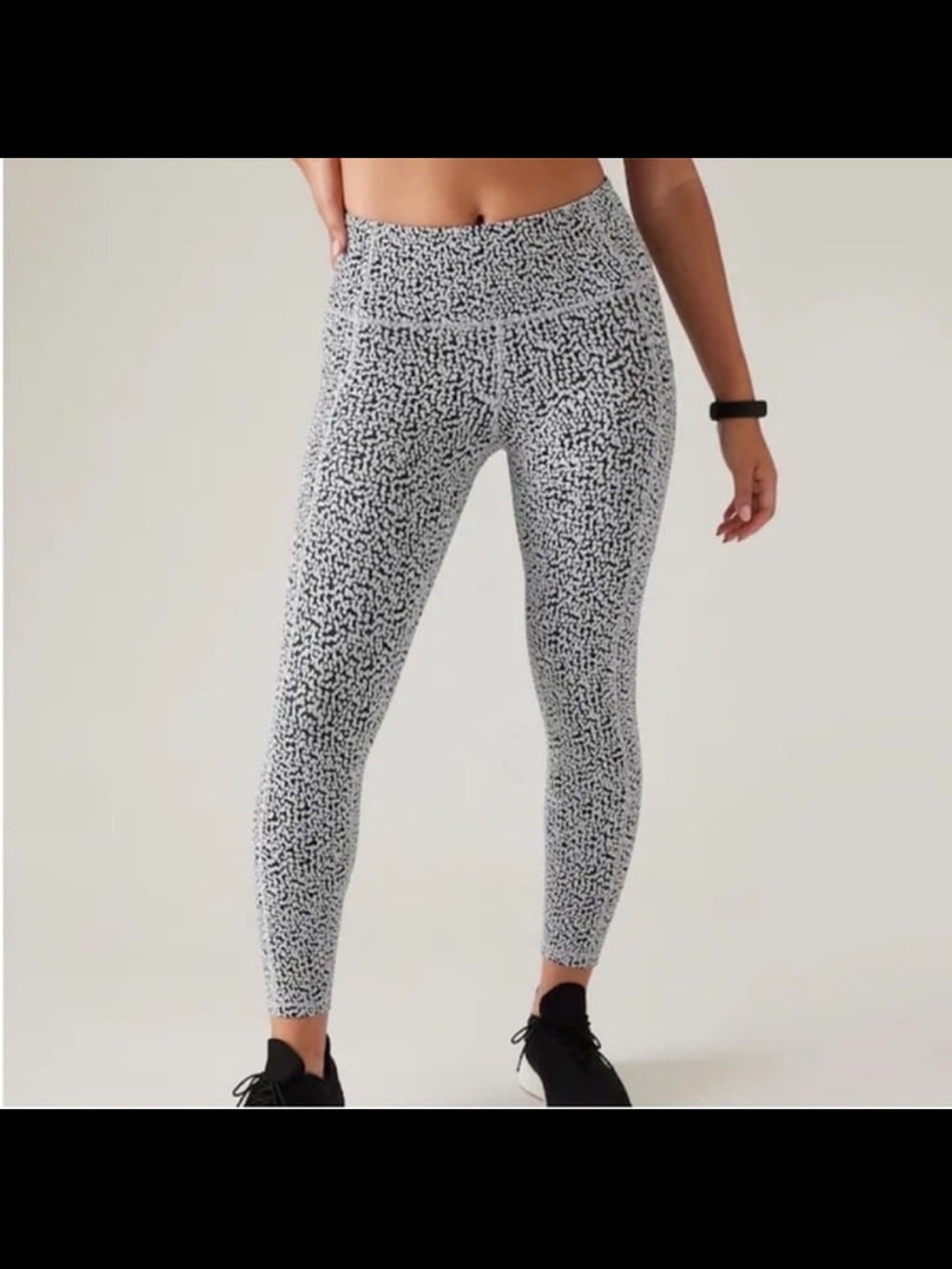 Athleta Ultimate Stash Textured 7/8 Leggings in Black & White